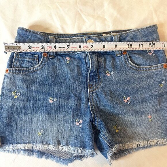 Cat & Jack. Short made of elasticized denim. Size M (8). Made in Vietnam. - Picture 3 of 7